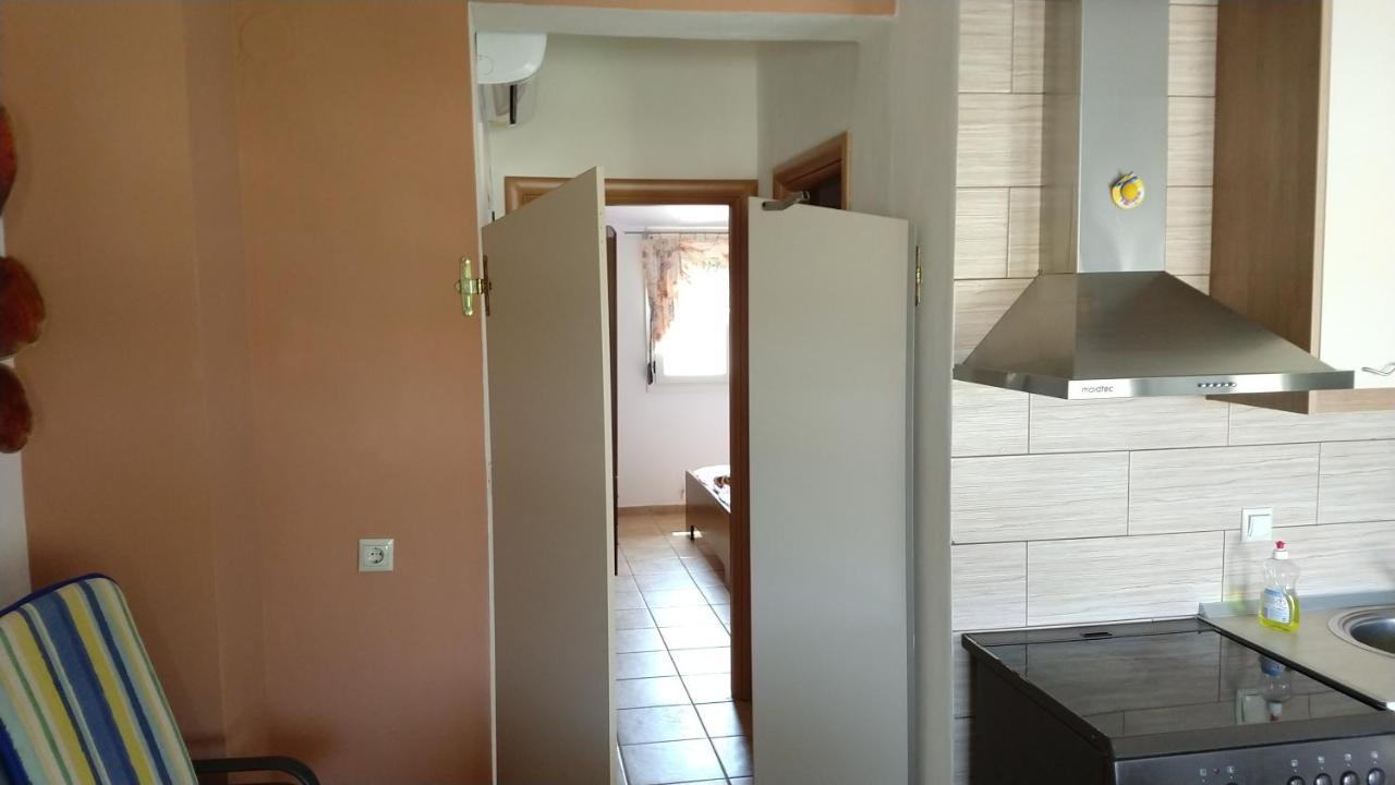 Zoe'S Apartment Никити Екстериор снимка